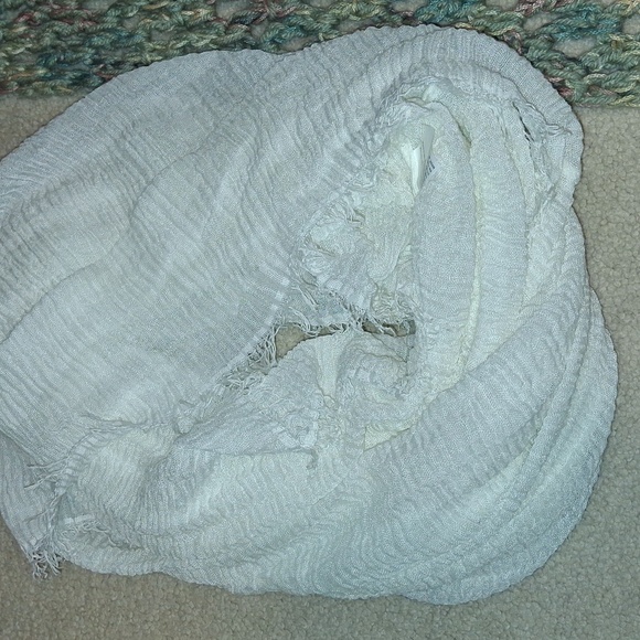 SCARF BUNDLE - Picture 5 of 16